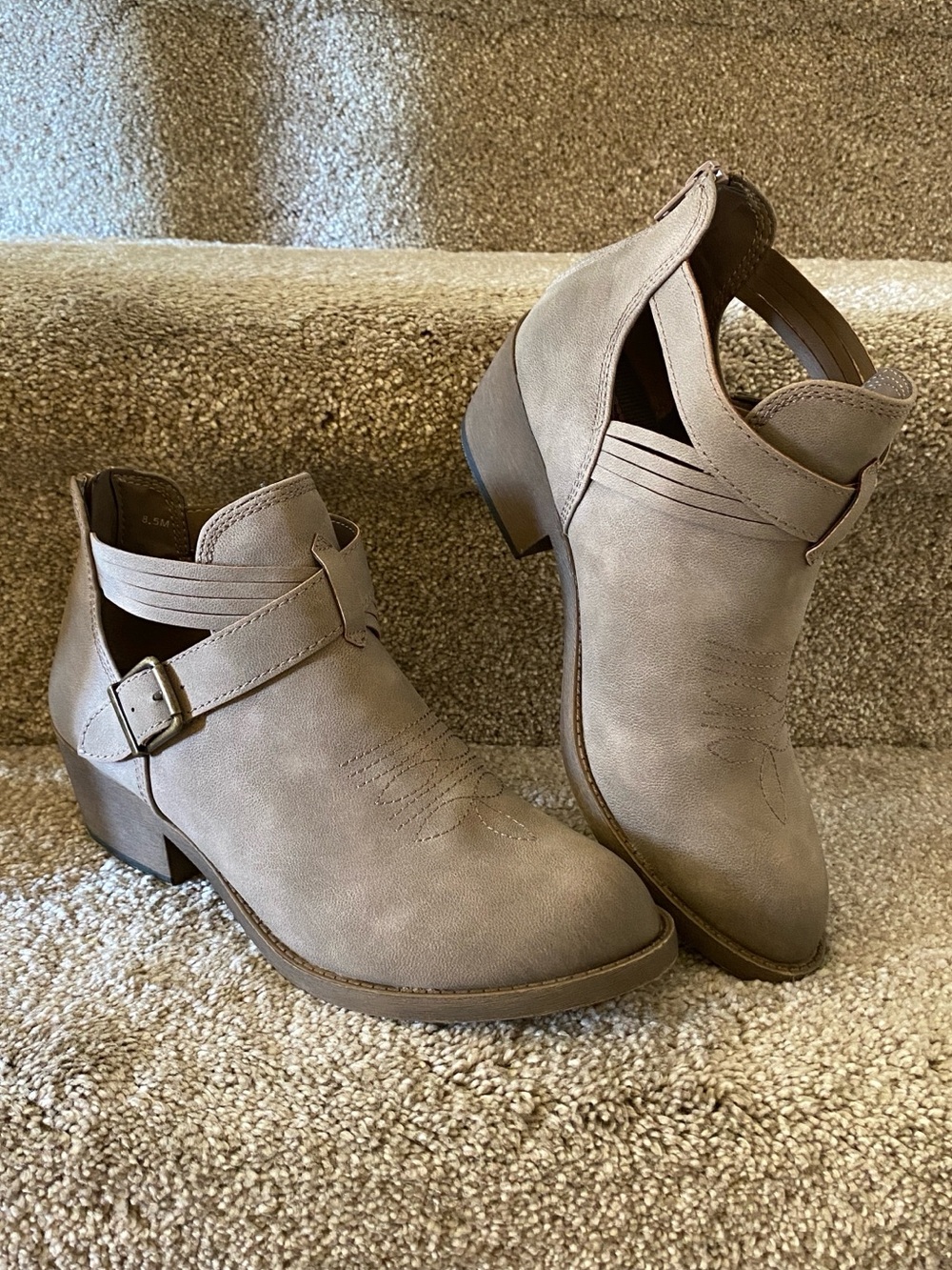 NWT Women's Taupe Cutout Ankle Boots with Buckle